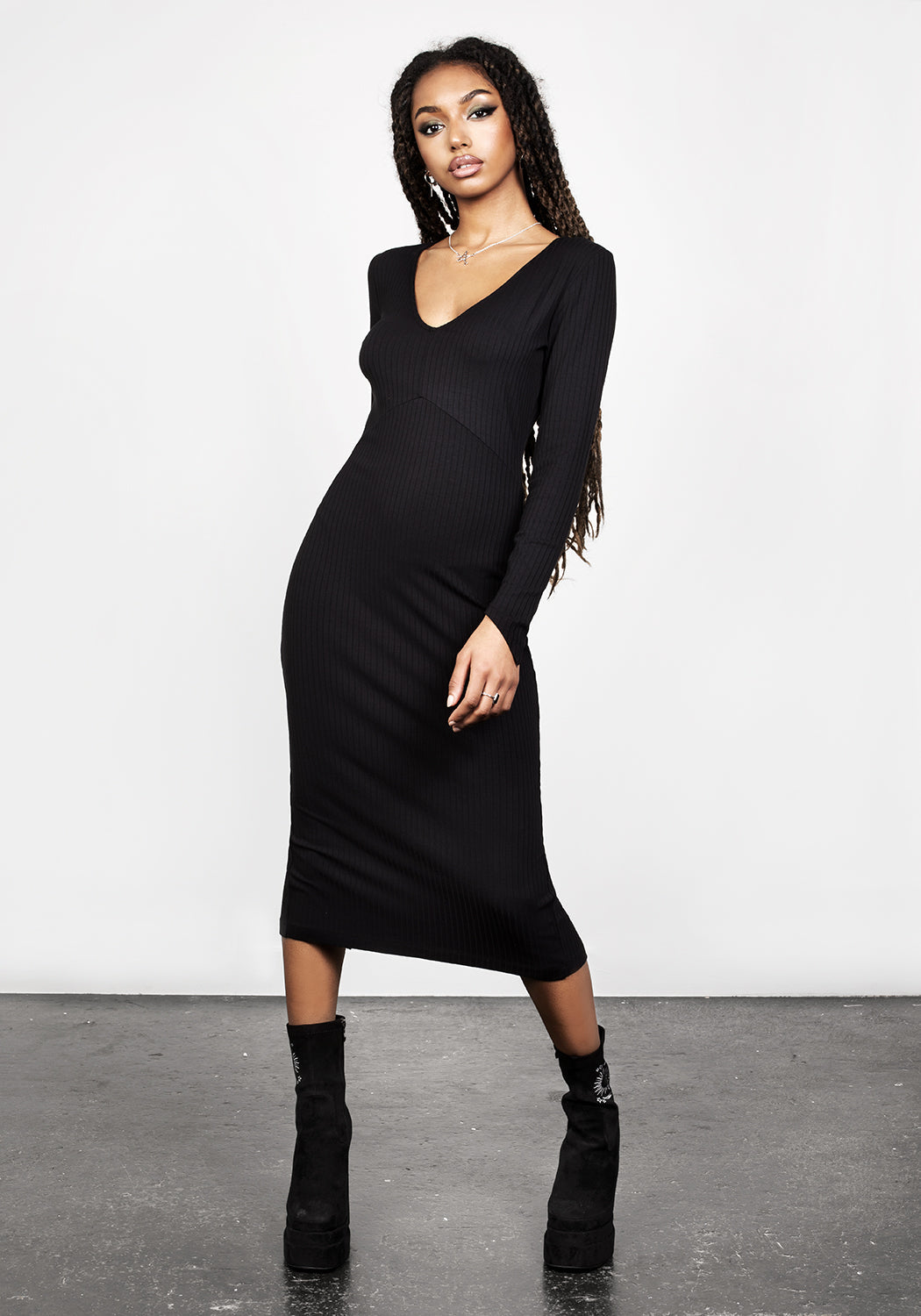 VAMPIRA V-NECK MIDI DRESS