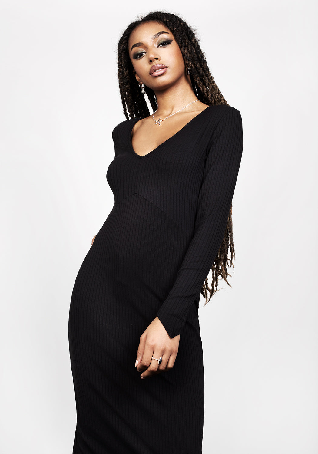 VAMPIRA V-NECK MIDI DRESS
