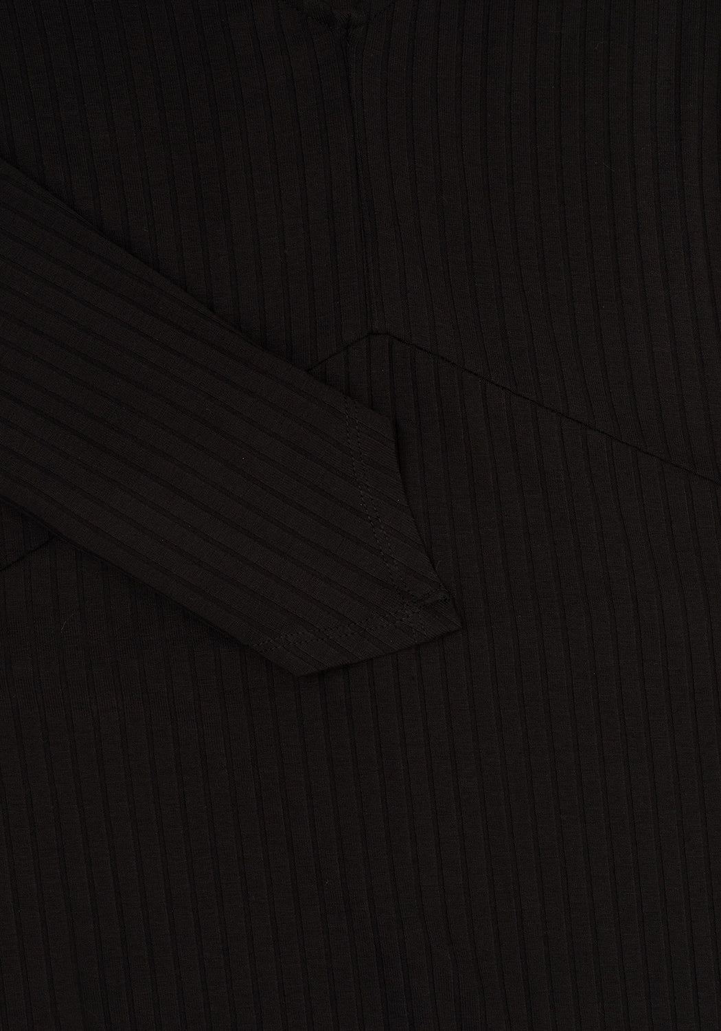 VAMPIRA V-NECK MIDI DRESS