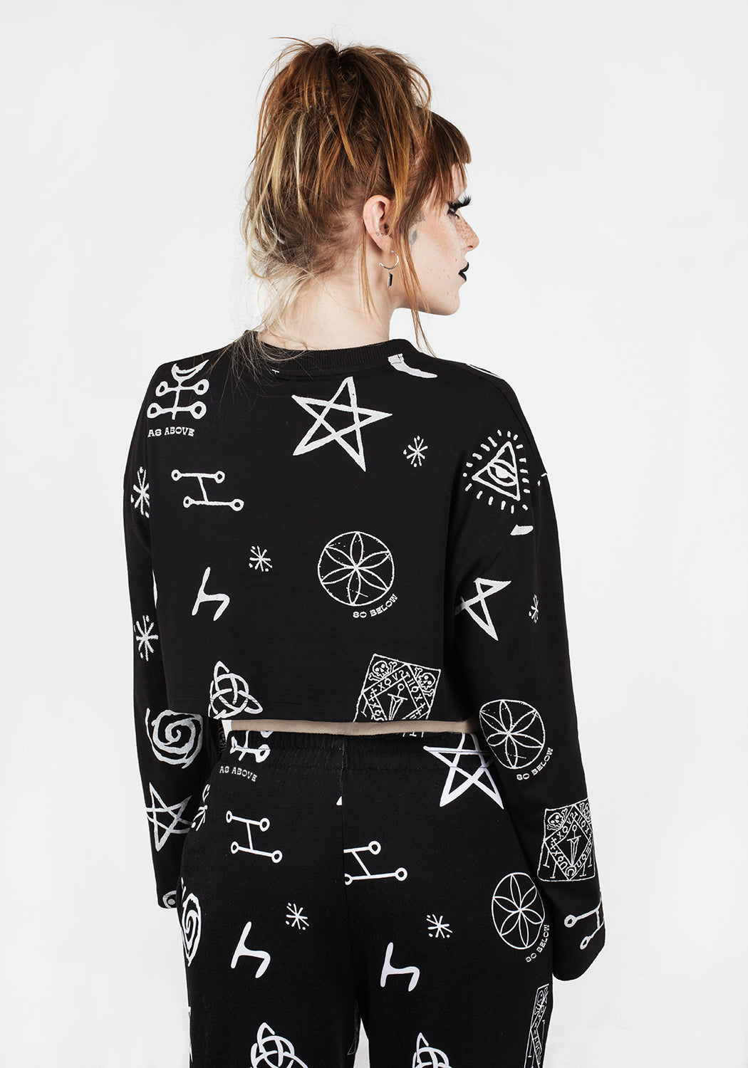 ABOVE BELOW CROP LONG SLEEVE TEE