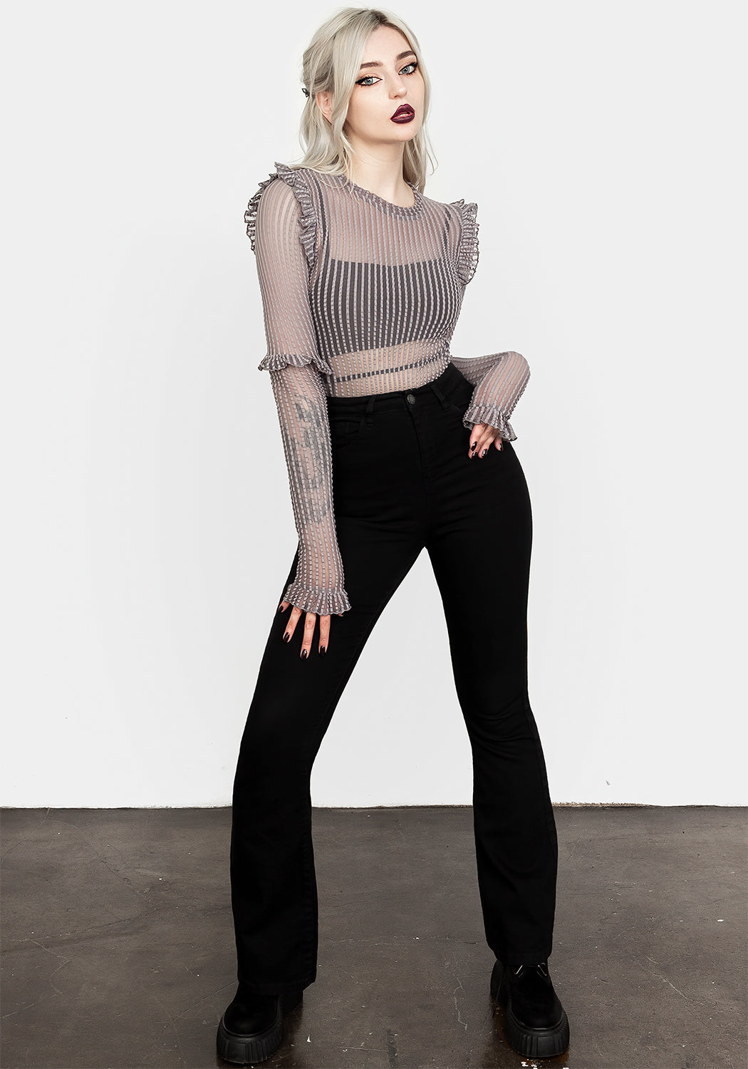 MOURNING RUFFLE TOP GHOST GREY