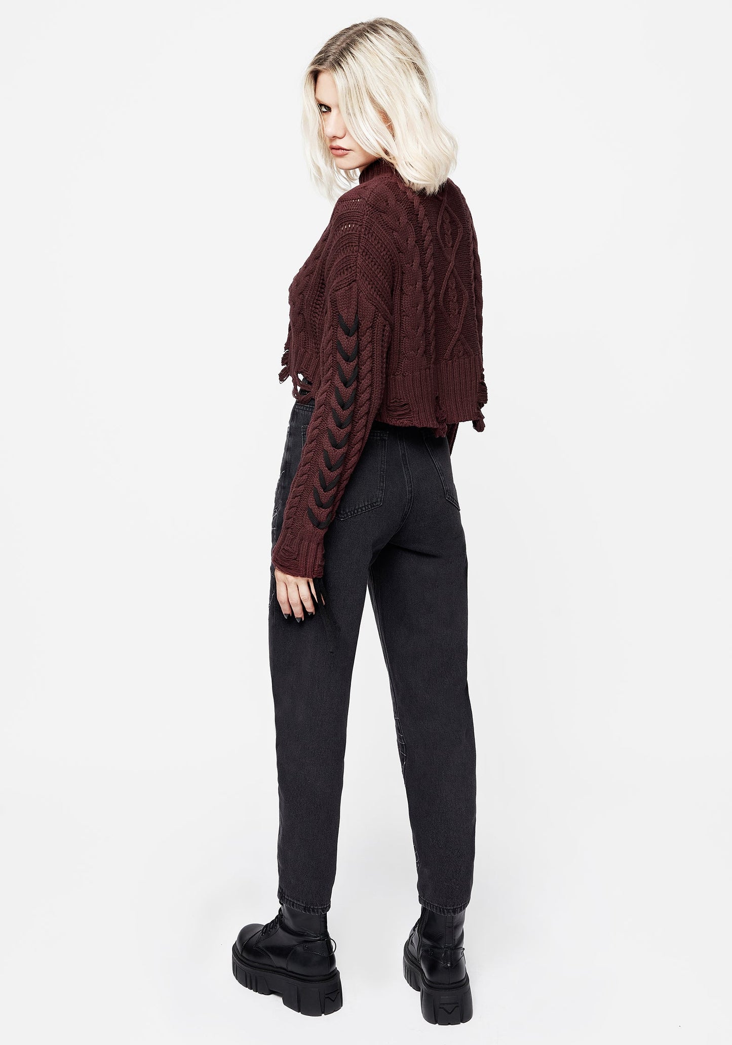 Tarantism Embroidered Mom Jeans