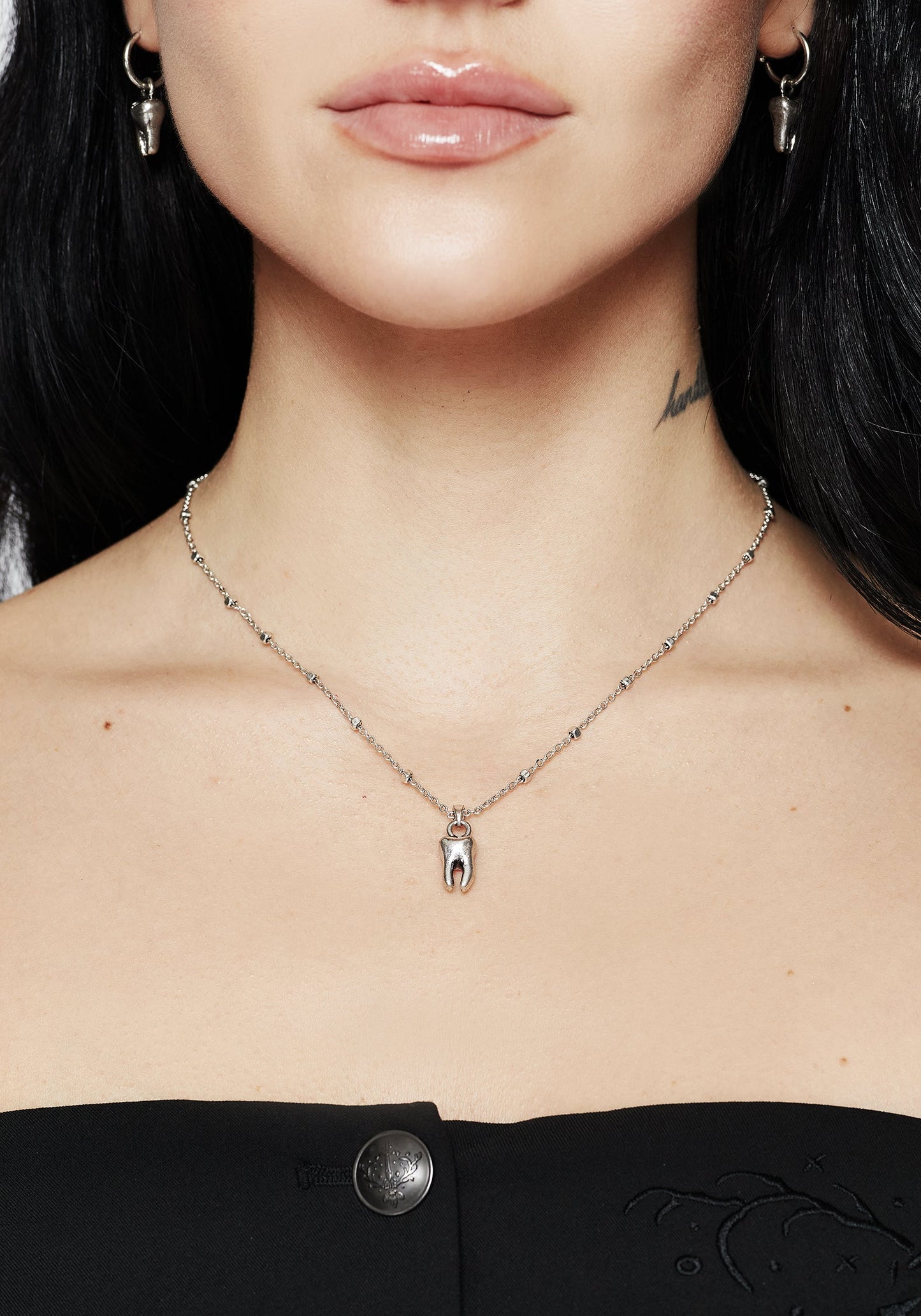 Tooth Pendant Necklace