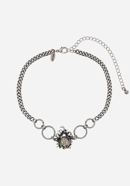 Marte Trapped Flower Choker