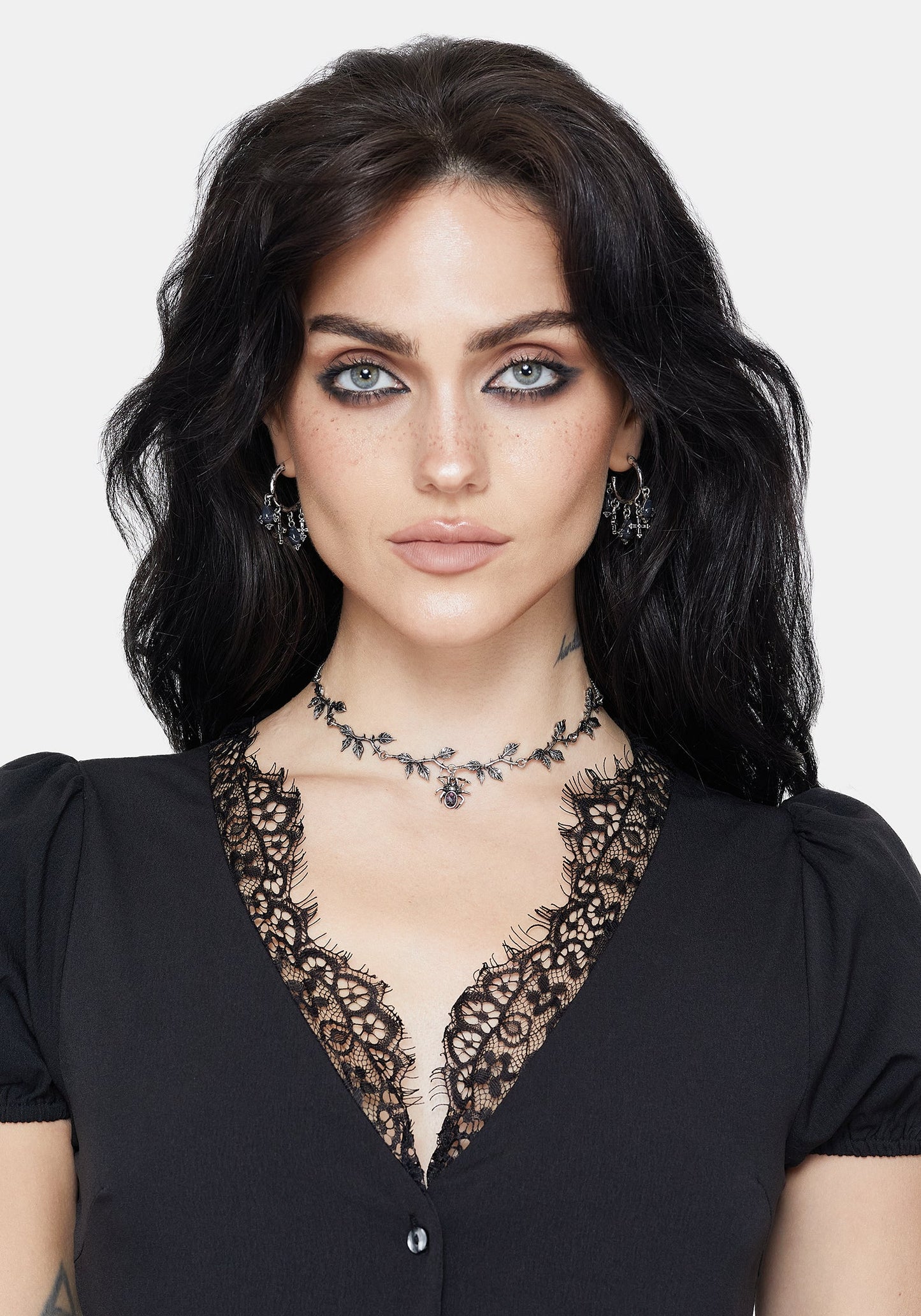 Rosethorn Spider Choker