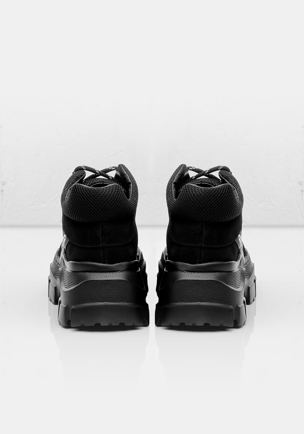 SUPERNAUT SNEAKERS - BLACK