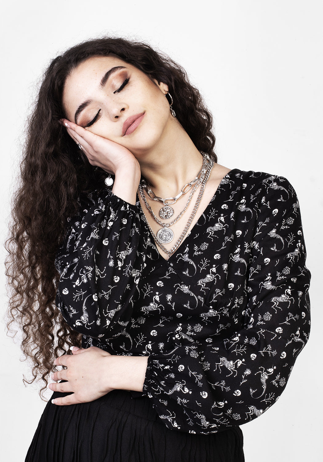 MAKEBELIEVE TIE FRONT CROP TOP