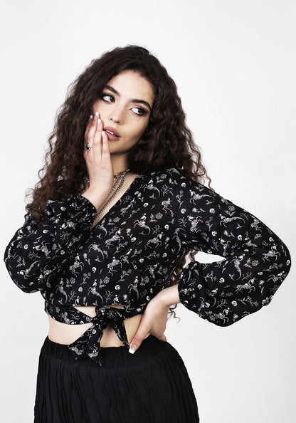 MAKEBELIEVE TIE FRONT CROP TOP