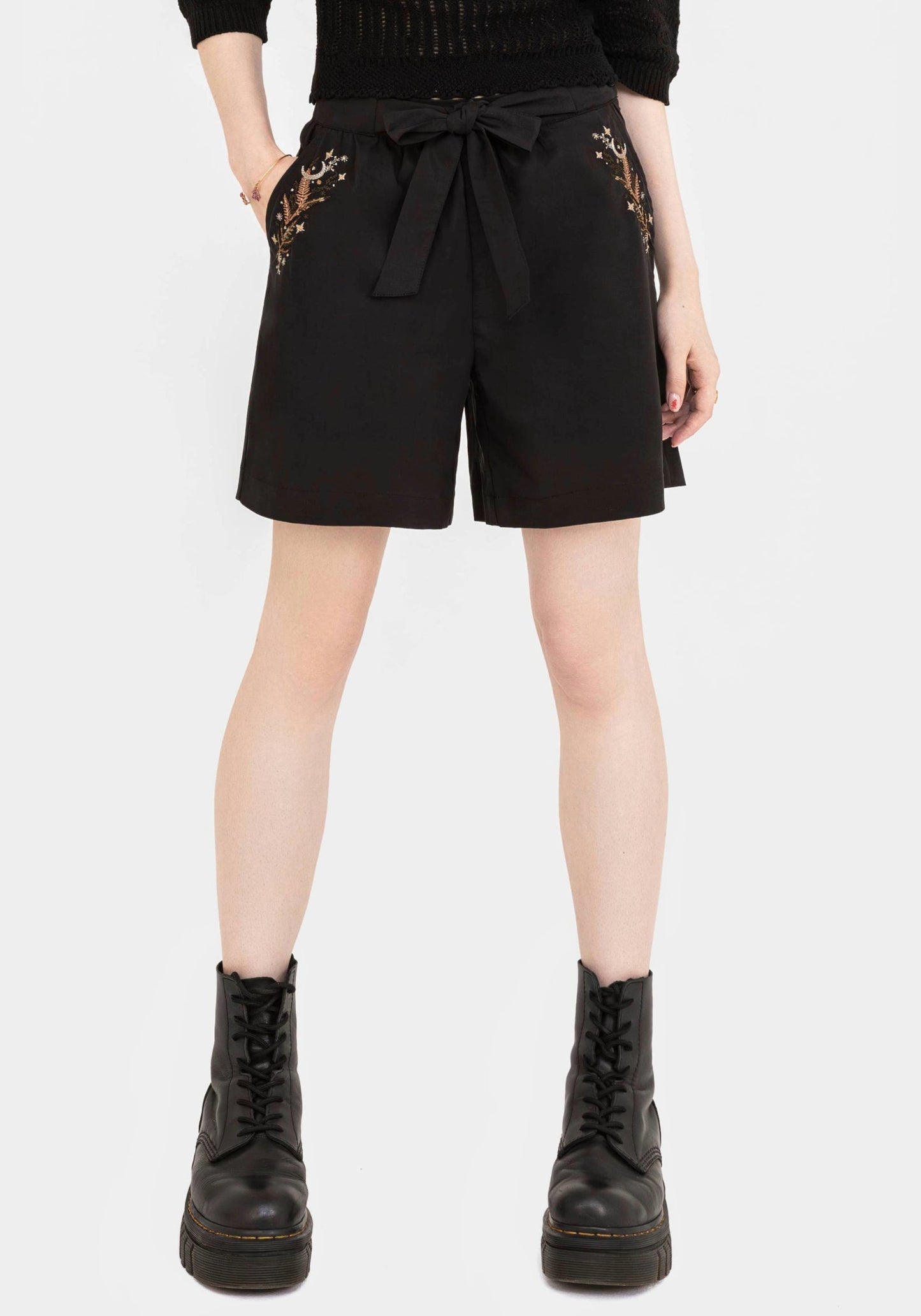 Abellona Embroidered Belted Short