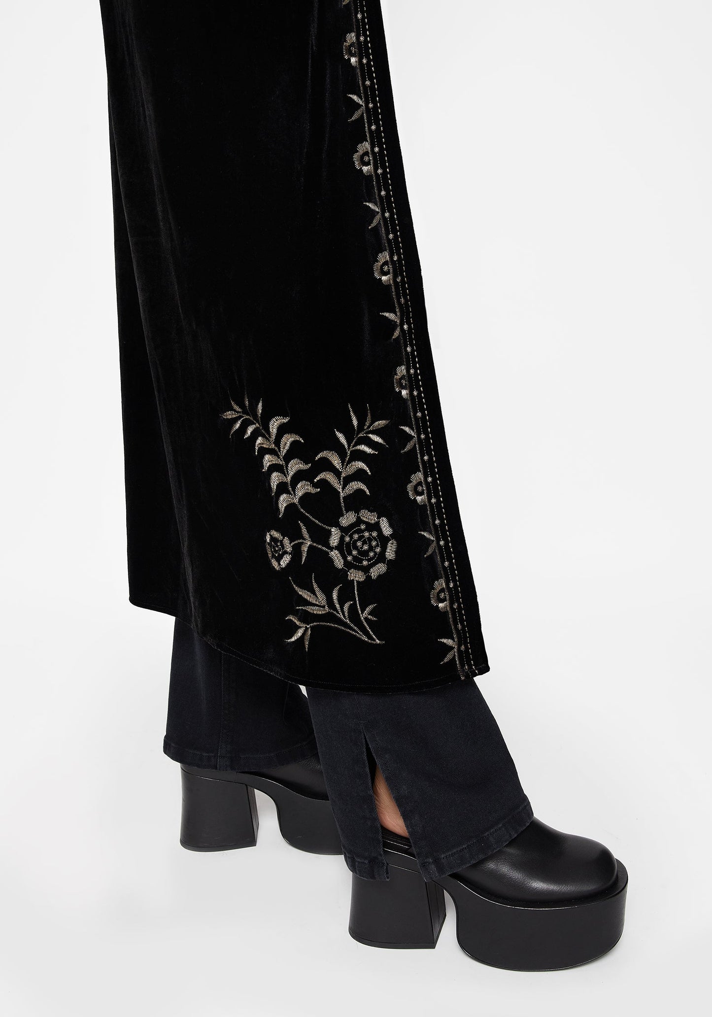Kobra Velvet Snake Embroidered Longline Kimono