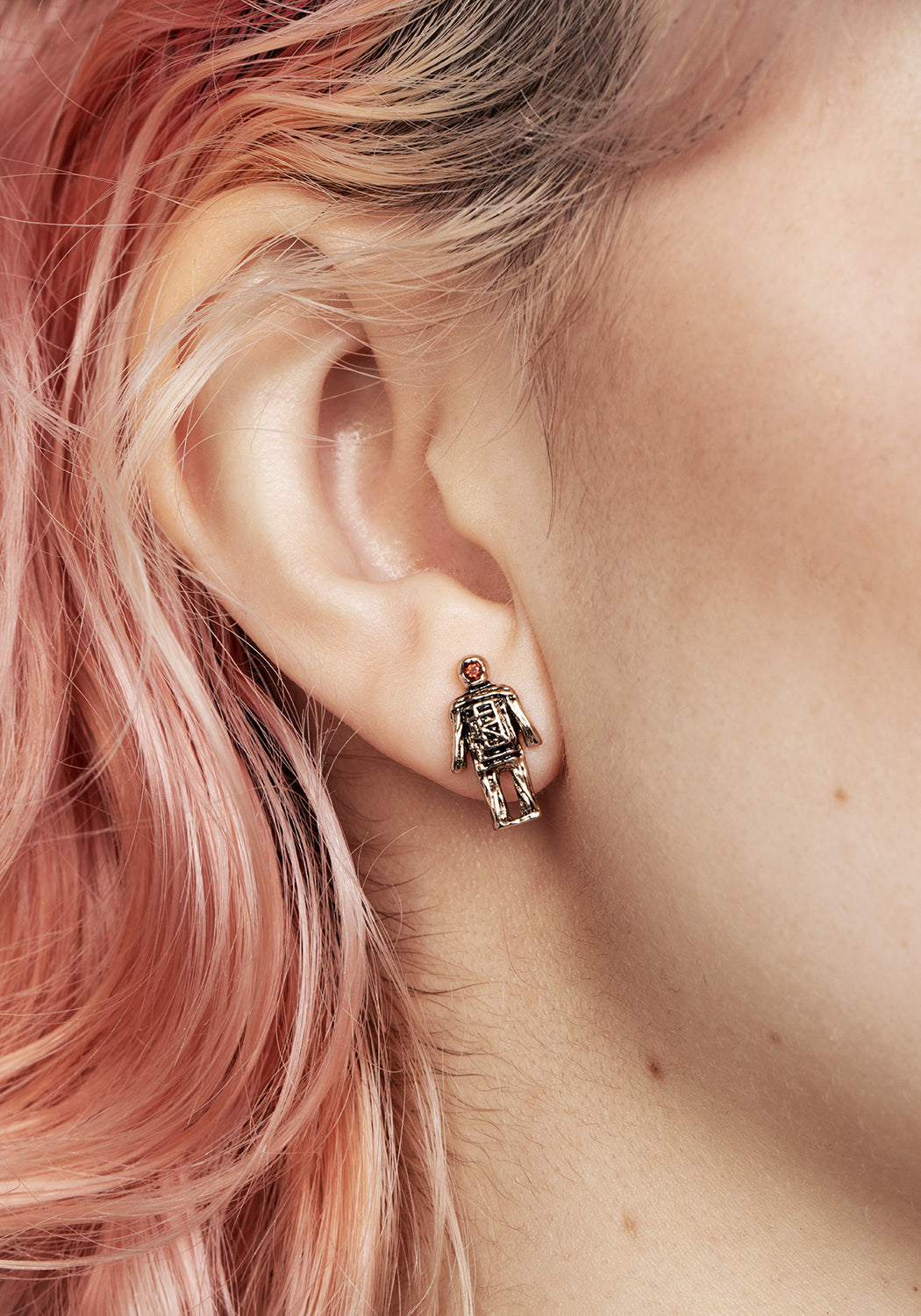 WICKER MAN STUD EARRINGS